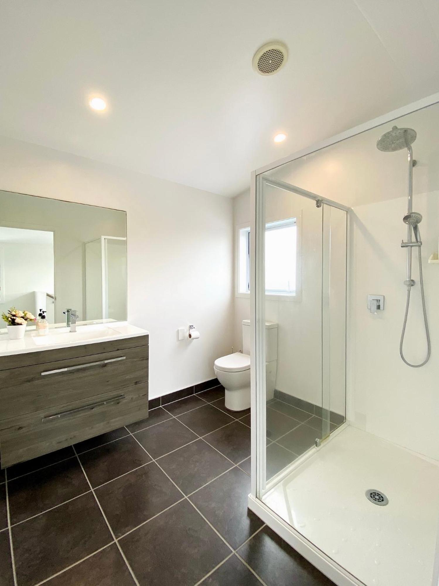 7Br 3Bh Beach Escape. 2 Min To Browns Bay Beach Auckland Exterior foto