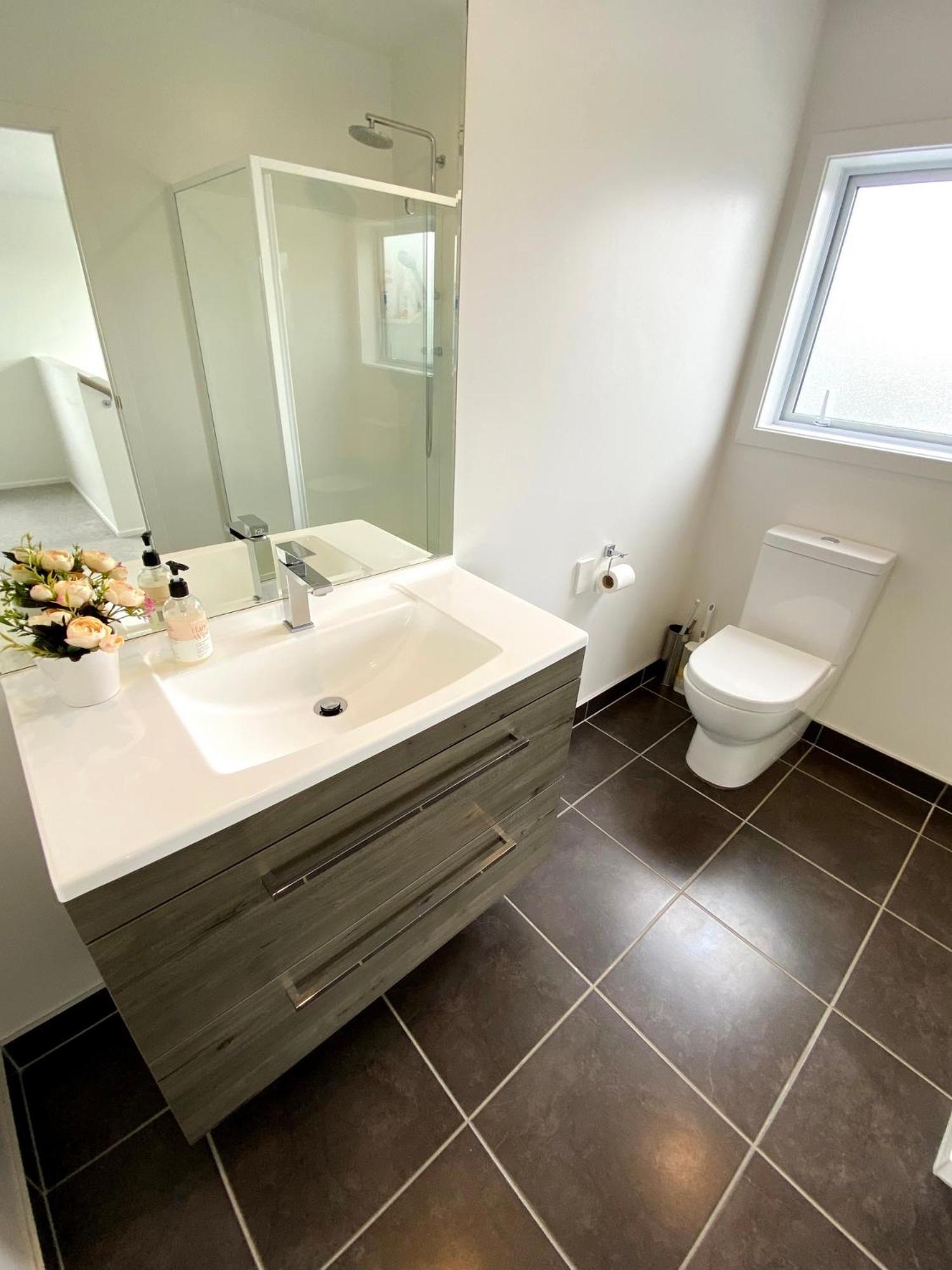 7Br 3Bh Beach Escape. 2 Min To Browns Bay Beach Auckland Exterior foto